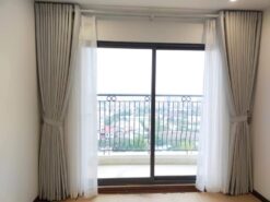 Rèm vải chống nắng cản nhiệt cho căn hộ chung cư